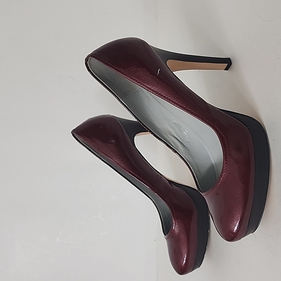 Calvin Klein Kendall Burgundy Patent leather Lizard Embossed Heels Size 9.5 - Picture 1 of 13